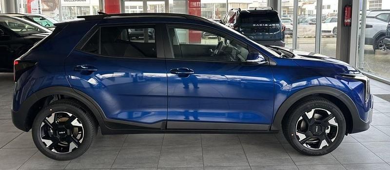 Neu Kia Stonic Vision 101 PS (74 kW) 2025 Blau SUV