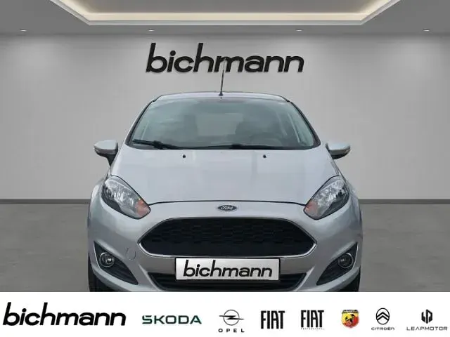 Gebraucht Ford Fiesta Trend 82 PS (60 kW) 2017 Silber Kleinwagen