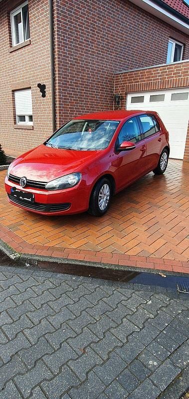 Gebraucht VW Golf VI 80 PS (58 kW) 2010 Rot Kleinwagen