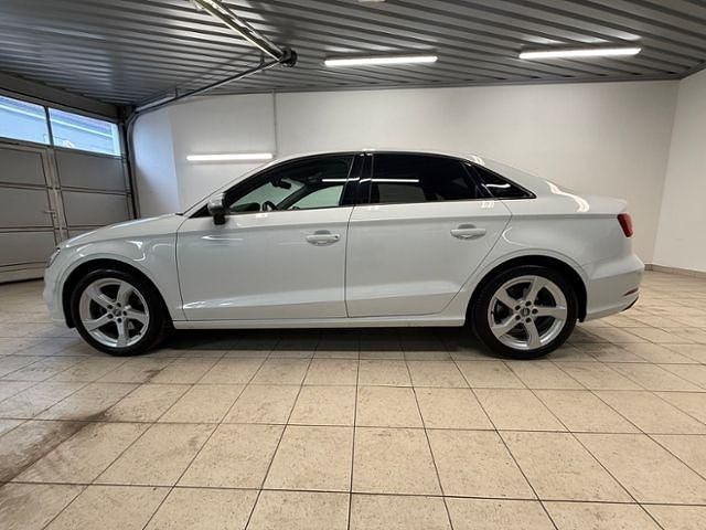 Gebraucht Audi A3 Sport 116 PS (85 kW) 2019 Weiß Limousine