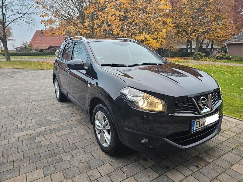 Schwarz Gebraucht 2012 Nissan Qashqai +2 Tekna SUV | 7.799 € (Fairer Preis) - Bild 1/4