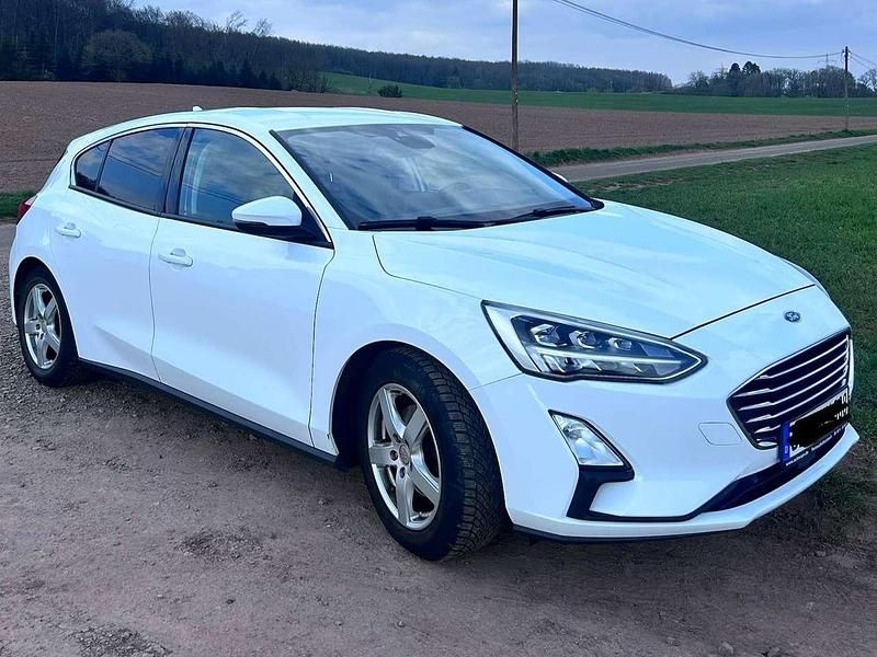 Gebraucht Ford Focus Titanium 120 PS (88 kW) 2018 Weiß Limousine