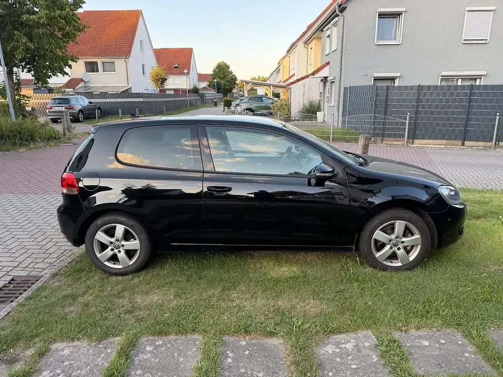 Gebraucht VW Golf VI Comfortline 122 PS (89 kW) 2011 Schwarz Limousine