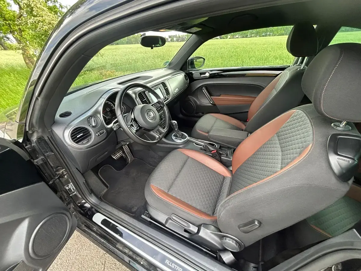 Gebraucht VW Beetle Allstar 110 PS (80 kW) 2016 Schwarz Kleinwagen