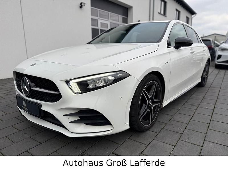 Gebraucht Mercedes A180 Edition 136 PS (100 kW) 2020 Weiß Limousine
