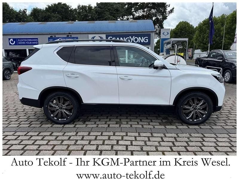 Silky white pearl metallic Neu 2025 Ssangyong Rexton SUV | 49.980 € - Bild 1/4
