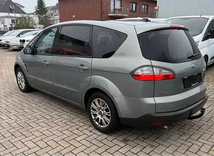 Gebraucht Ford S-MAX Titanium 140 PS (102 kW) 2010 Grau Van / Kleinbus