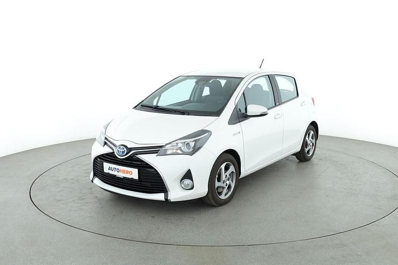 Weiß Gebraucht 2016 Toyota Yaris Edition-S Limousine | 13.460 € - Bild 1/3