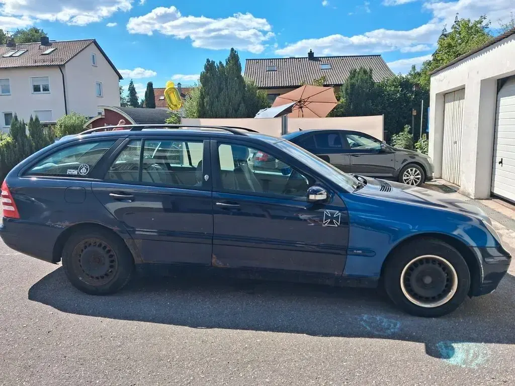 Gebraucht Mercedes C180 Classic 129 PS (94 kW) 2001 Blau Limousine