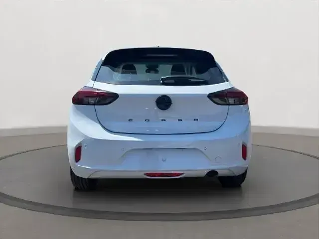 Używany Opel Corsa Edition 101 KM (74 kW) 2025 Biały Hatchback