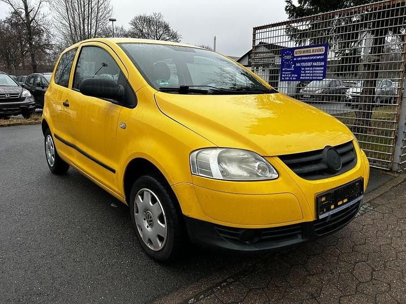 Gebraucht VW Fox Basis 54 PS (39 kW) 2008 Gelb Kleinwagen