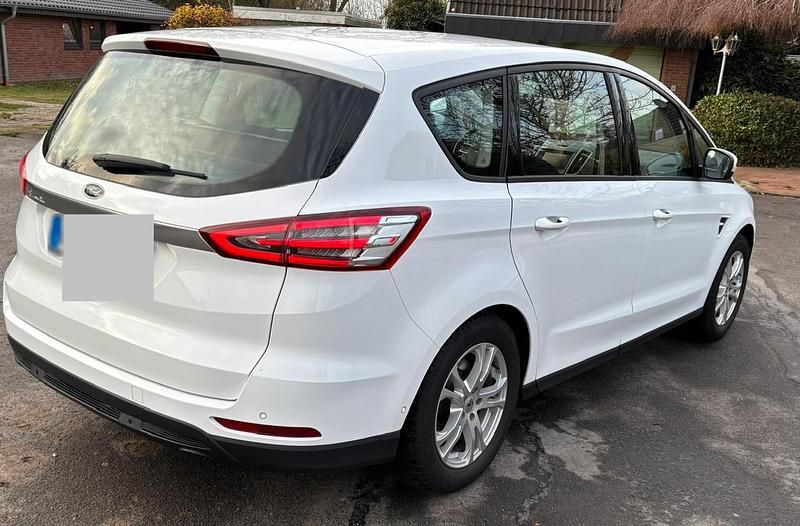 Gebraucht Ford S-MAX S 150 PS (110 kW) 2015 Weiß Van / Kleinbus