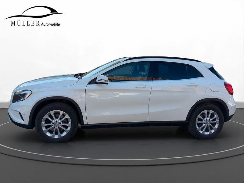 Gebraucht Mercedes GLA250 Style 211 PS (155 kW) 2015 Weiß SUV