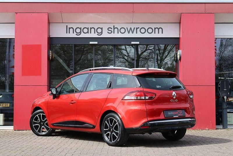 Second-hand Renault Clio IV Expression 73 CP (53 kW) 2015 Roșu Break