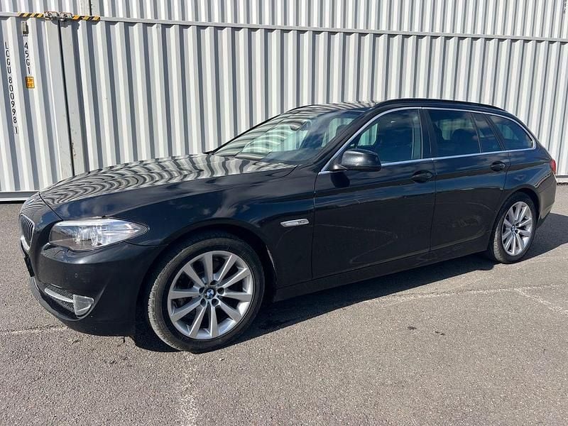 Gebraucht BMW 520 184 PS (135 kW) 2012 Schwarz Kombi