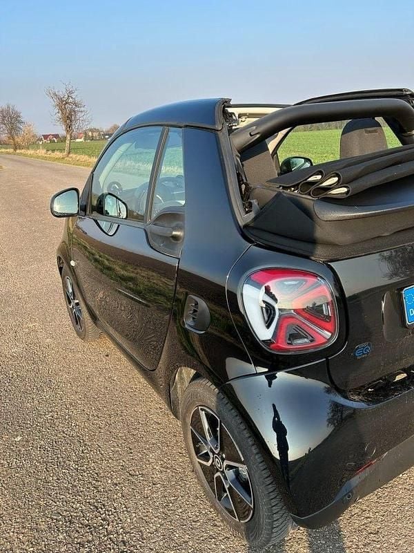 Gebraucht Smart ForTwo Coupé 60 kW (82 PS) 2023 Schwarz Cabrio