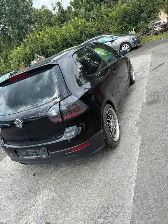Schwarz Gebraucht 2007 VW Golf V Trendline | 1.900 € (Fairer Preis) - Bild 1/4