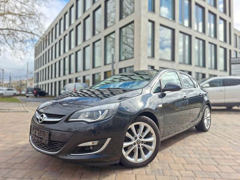 Gebraucht Opel Astra 110 PS (80 kW) 2013 Schwarz Limousine