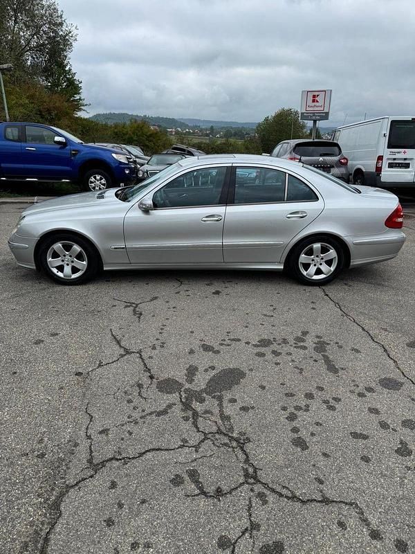 Gebraucht Mercedes E240 Avantgarde 177 PS (130 kW) 2005 Silber Limousine