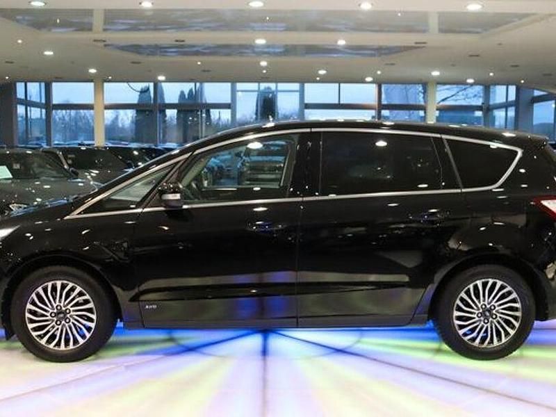 Gebraucht Ford S-MAX Titanium 190 PS (139 kW) 2020 Iridiumschwarz metallic Van / Kleinbus