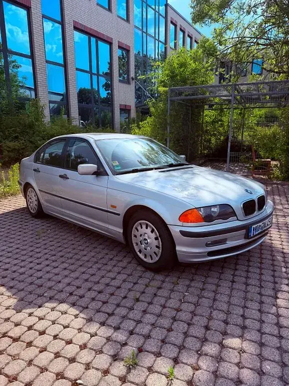Gebraucht BMW 318 118 PS (86 kW) 2000 Silber Limousine