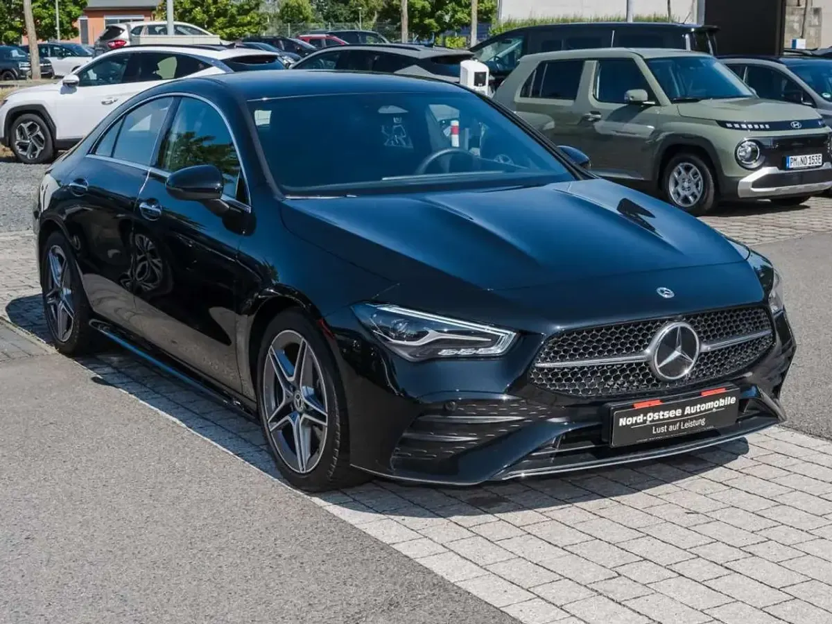 Gebraucht Mercedes CLA200 AMG 163 PS (119 kW) 2025 Schwarz Coupé