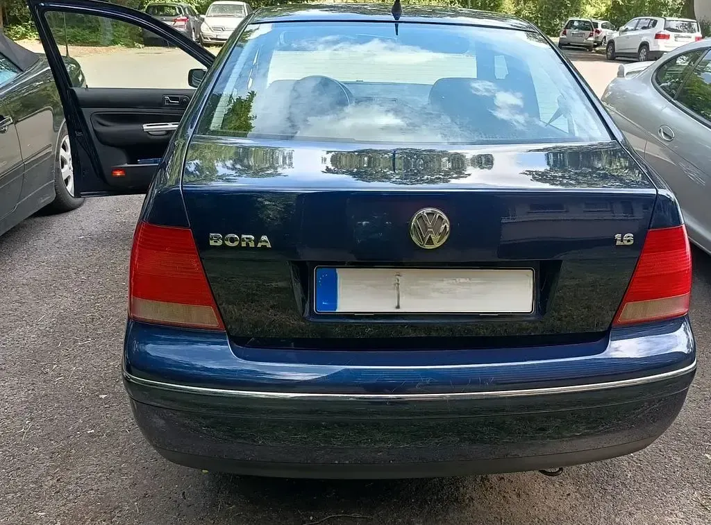 Gebraucht VW Bora 105 PS (77 kW) 2002 Blau Limousine