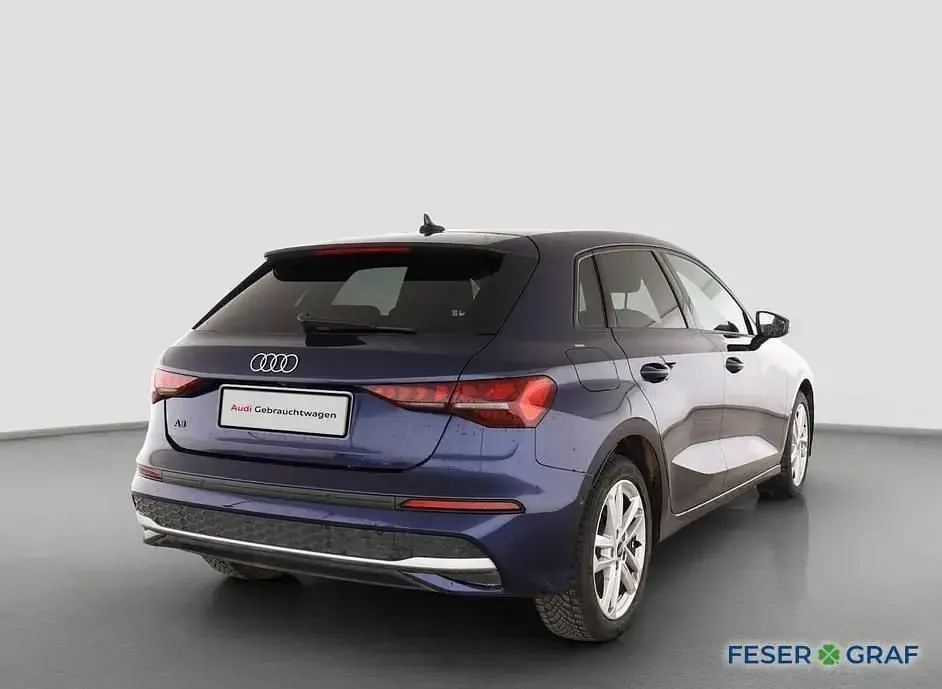 Gebraucht Audi A3 Ambiente 150 PS (110 kW) 2025 Navarrablau metallic Limousine