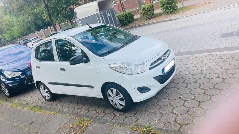 Weiß Gebraucht 2010 Hyundai i10 Classic Kleinwagen | 2.300 € (Fairer Preis) - Bild 1/4