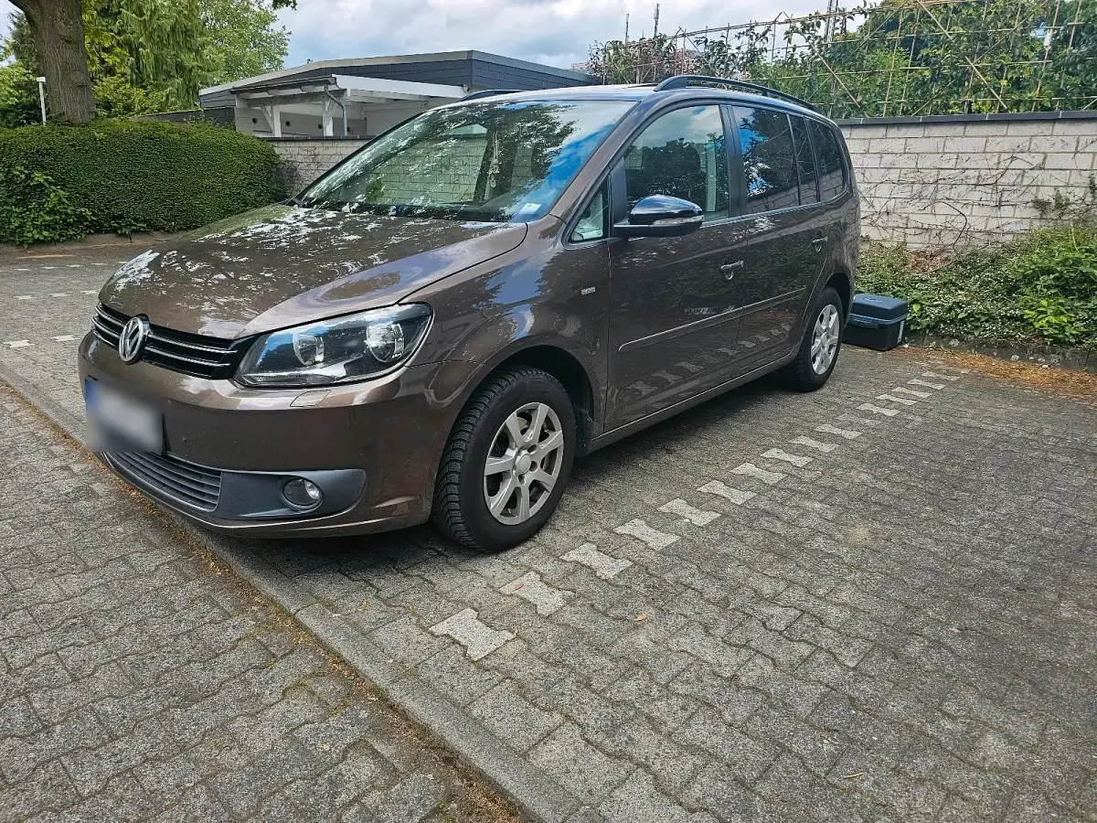 Gebraucht VW Touran Match 105 PS (77 kW) 2012 Beige Van / Kleinbus