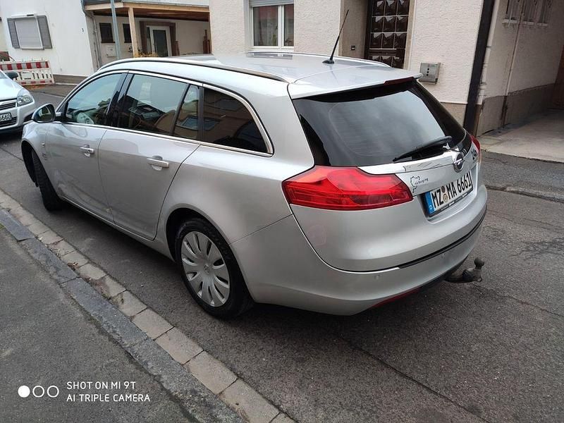 Gebraucht Opel Insignia Edition 160 PS (117 kW) 2010 Silber Kombi