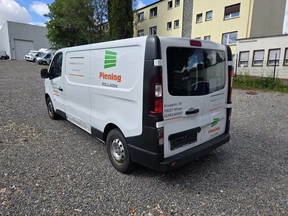 Gebraucht Opel Vivaro 120 PS (88 kW) 2015 Weiß Van / Kleinbus