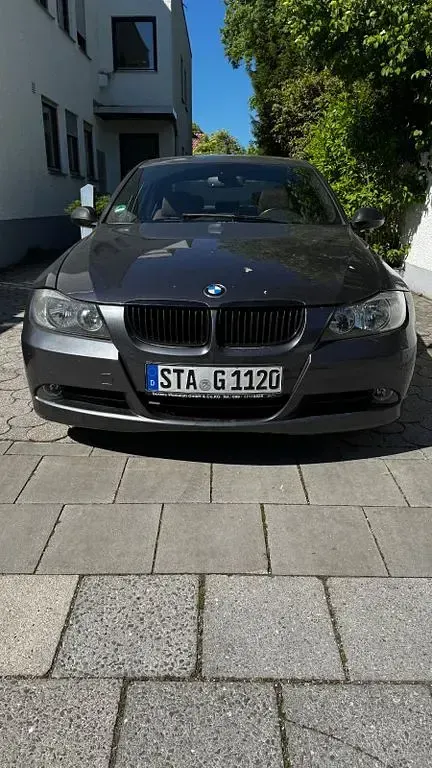 Gebraucht BMW 325 218 PS (160 kW) 2006 Grau Limousine
