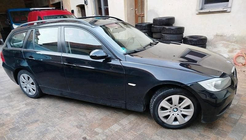 Gebraucht BMW 318 129 PS (94 kW) 2006 Schwarz Kombi