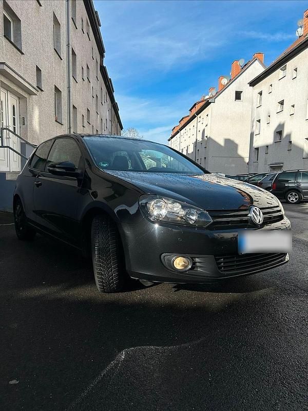 Gebraucht VW Golf Match 105 PS (77 kW) 2012 Schwarz Coupé