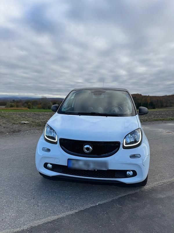 Weiß Gebraucht 2017 Smart ForFour Kleinwagen | 10.000 € - Bild 1/4