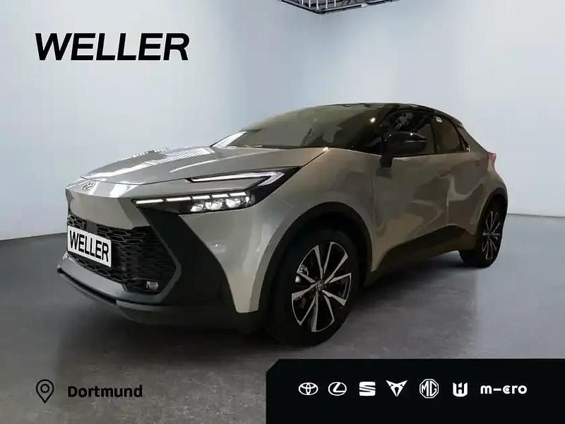 Shimmering silver metallic/schwarz (silber) Neu 2025 Toyota C-HR SUV | 33.990 € (Superpreis) - Bild 1/3