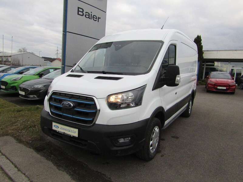 Gebraucht Ford E-Transit Trend 135 kW (184 PS) 2024 Frostweiß Van