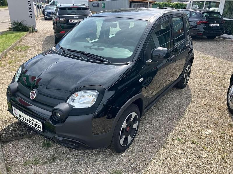 (cinema schwarz) Gebraucht 2023 Fiat Panda Kleinwagen | 14.990 € (Etwas zu teuer) - Bild 1/4