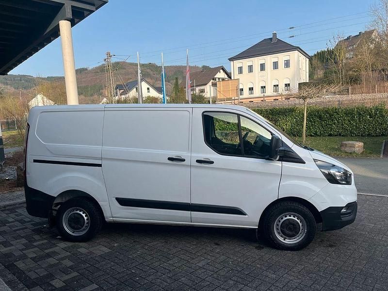 Gebraucht Ford Transit Custom 105 PS (77 kW) 2018 Weiß Van / Kleinbus