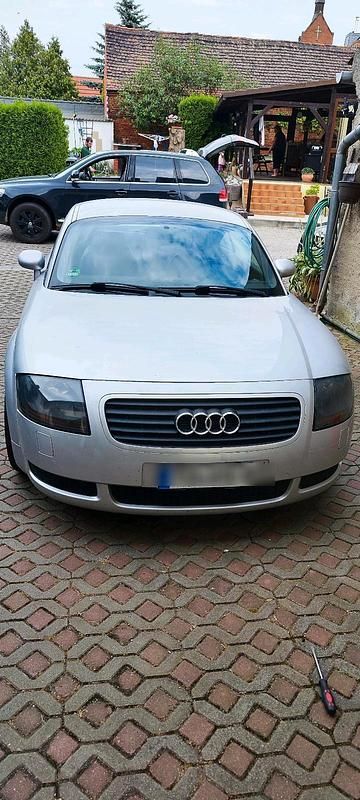 Silber Gebraucht 1999 Audi TT Coupé | 2.500 € (Superpreis) - Bild 1/4