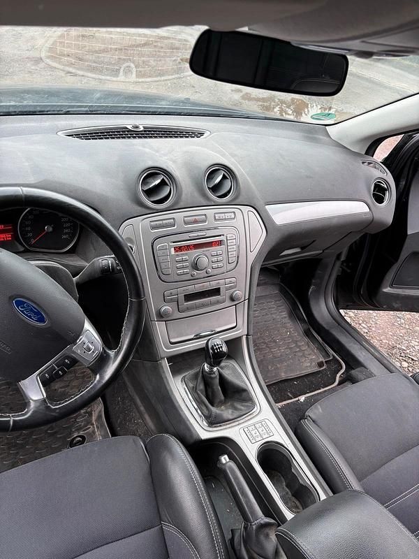 Gebraucht Ford Mondeo 175 PS (128 kW) 2010 Schwarz Kombi