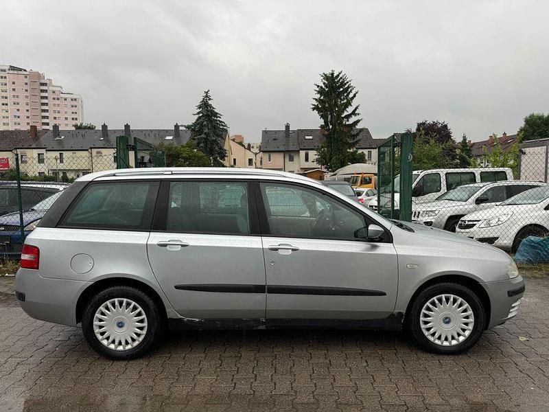 Grau Gebraucht 2004 Fiat Stilo Dynamic Kombi | 650 € (Superpreis) - Bild 1/4