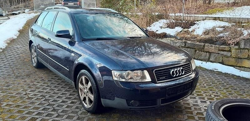 Gebraucht Audi A4 150 PS (110 kW) 2011 Blau Kombi