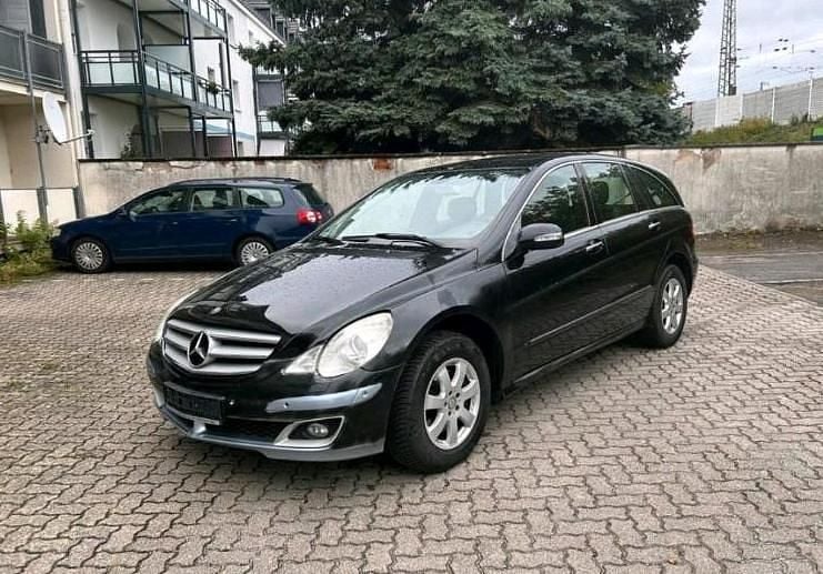 Schwarz Gebraucht 2007 Mercedes R350 Van / Kleinbus | 2.700 € (Superpreis) - Bild 1/4