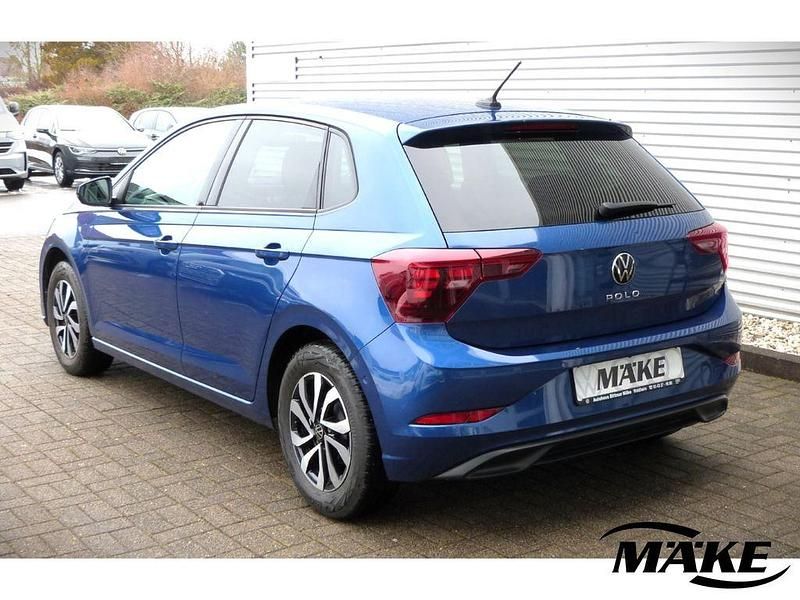 Gebraucht VW Polo Active 80 PS (58 kW) 2023 Reef blue metallic Kleinwagen