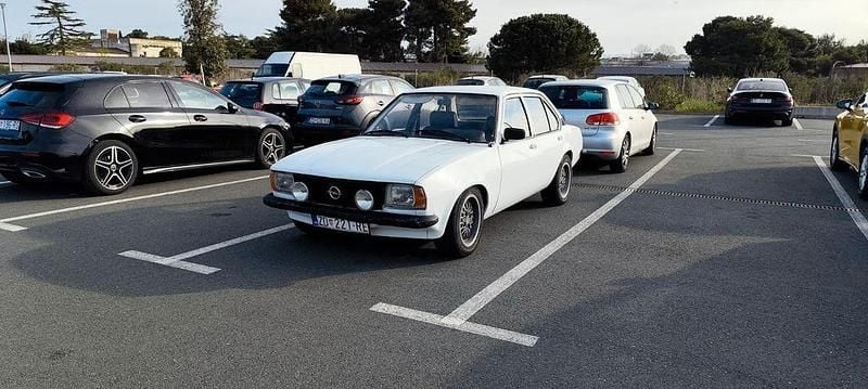 Gebraucht Opel Ascona 60 PS (44 kW) 1976 Weiß Limousine
