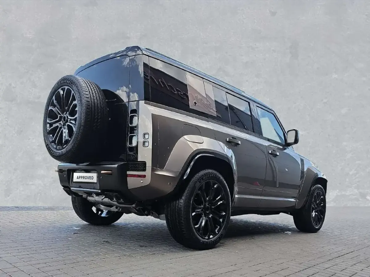 Occasion Land Rover Defender 643 ch (472 kW) 2025 Marron SUV