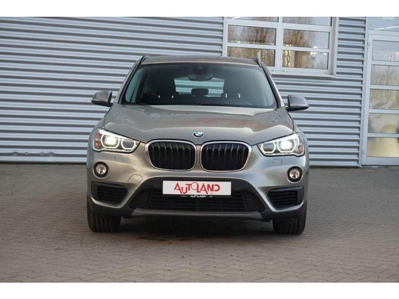 Gebraucht BMW X1 140 PS (102 kW) 2017 Platingraumet. (metallic) SUV