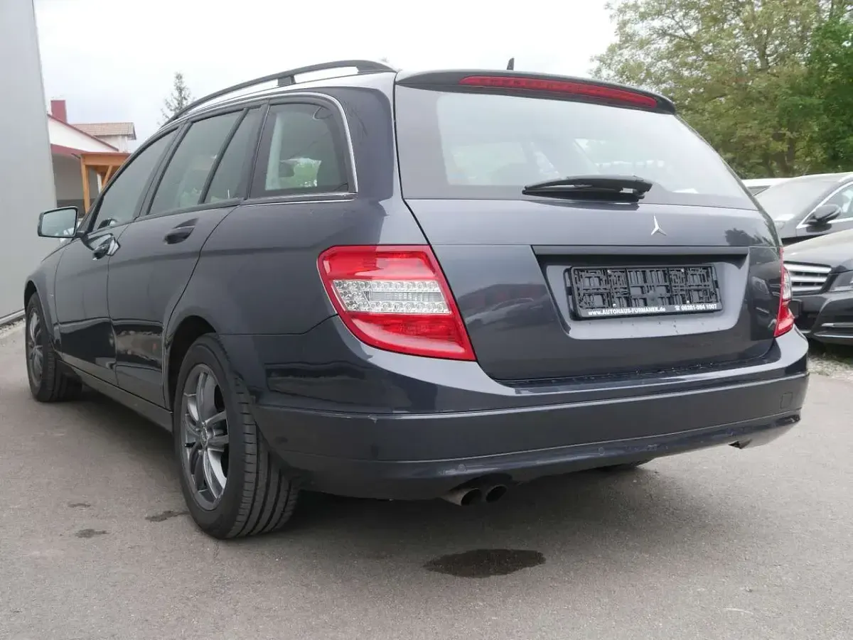 Gebraucht Mercedes C180 Classic 156 PS (114 kW) 2010 Grau Kombi